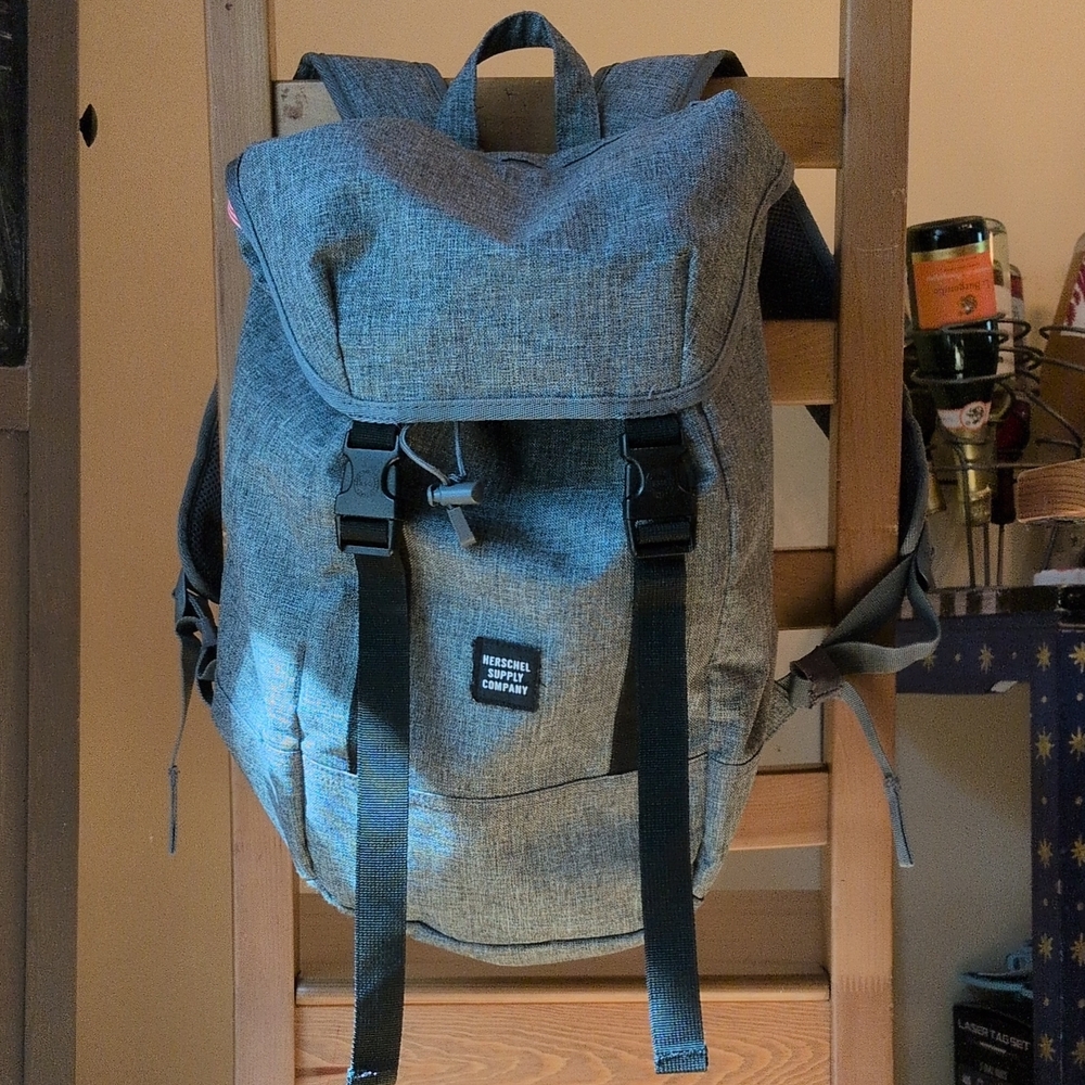 Herschel Supply Co. Unisex Gray Backpack Double Straps Good Used Condition